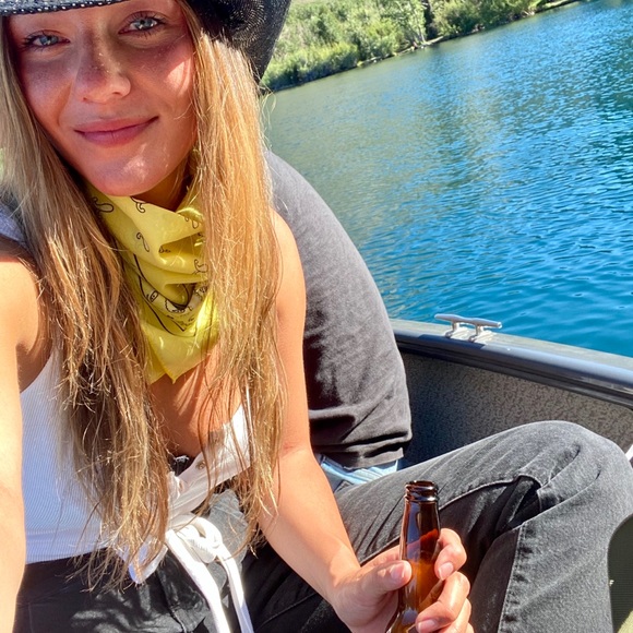 Meet your Posher, Emily - Picture 5 of 5